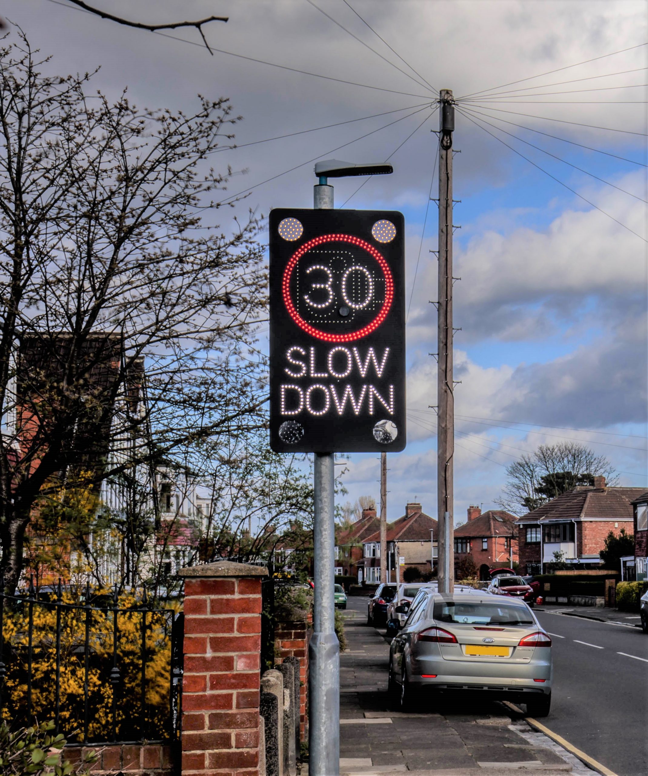 3. Advantages of the Slow Down Sign with Lights