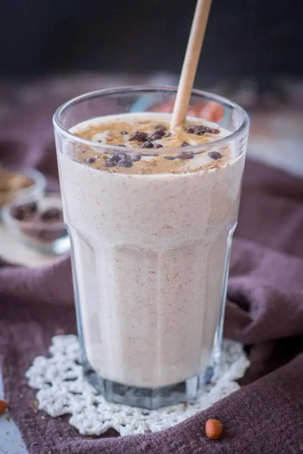 how many calories in a chocolate peanut butter protein shake